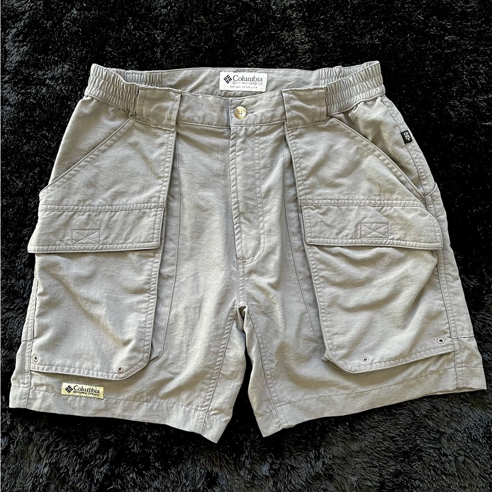 Vintage Columbia Sportswear GRT Cargo Shorts 
Men’s Size Small